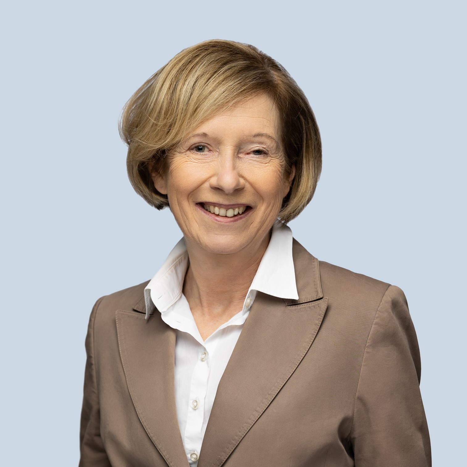 Dr. Andrea Tschirf-Kainberger